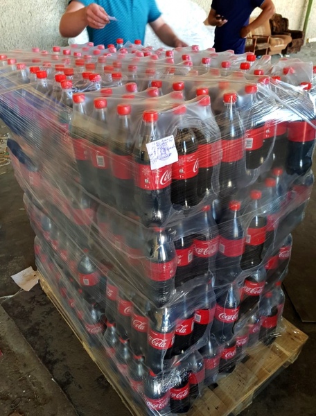 Полицейские избавили астраханцев от "кака-колы"