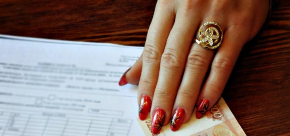 Главврач астраханской поликлиники уличена в коррупционном преступлении. Видео