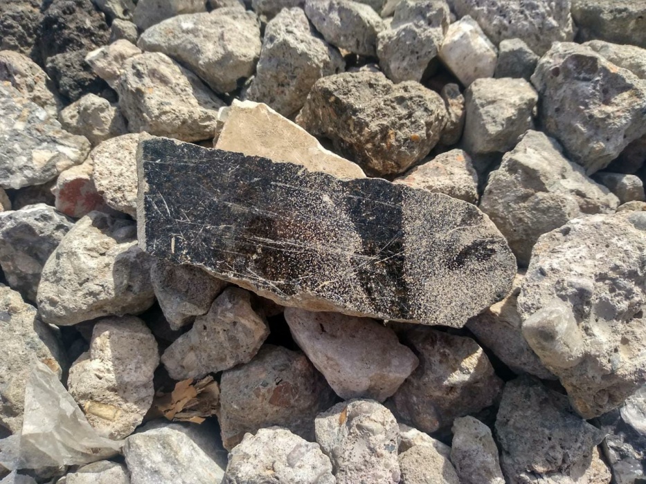 Тропа мертвых: ПУНКТ-А убедился в том, что дорогу к понтону строят из обломков надгробий