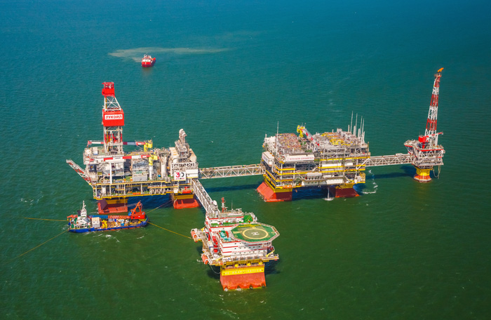 ЛУКОЙЛ приглашает астраханцев на свой юбилей