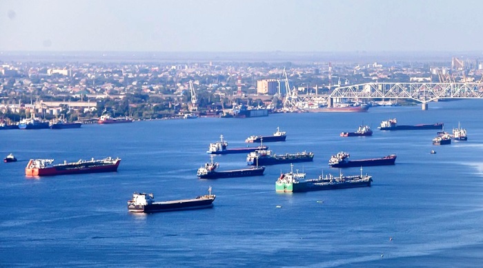Морской порт Астрахань намерен увеличить вместимость своих судовых рейдов