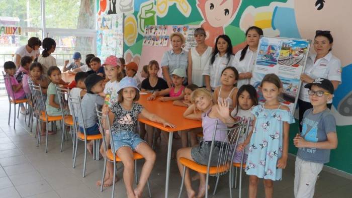 Отдыхающим лагеря «Юный железнодорожник» напомнили о правилах безопасного поведения в зоне движения поездов