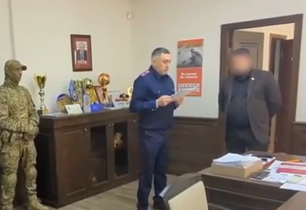 Глава района Астраханской области стал фигурантом уголовного дела о мошенничестве