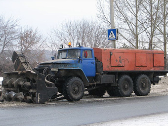 На астраханские улицы вышла спецтехника
