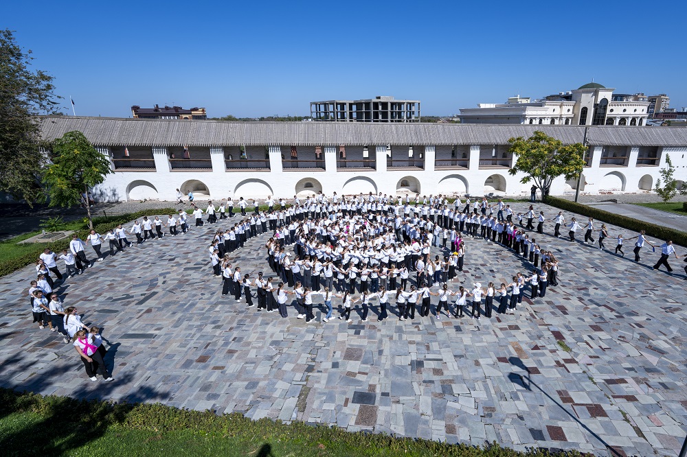 Цифровой флешмоб: «Ростелеком» организовал трансляцию творческой акции в Астраханском кремле