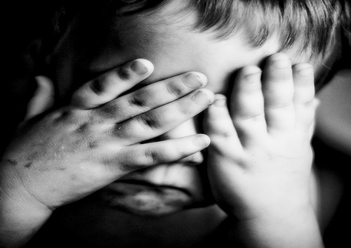 В Астрахани будут судить женщину, лишившую банального ухода четверых маленьких детей