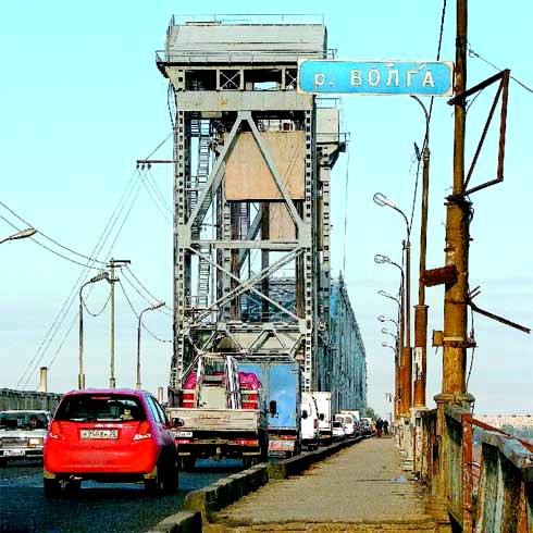 На Старом мосту в Астрахани столкнулись три маршрутки, есть потерпевшие