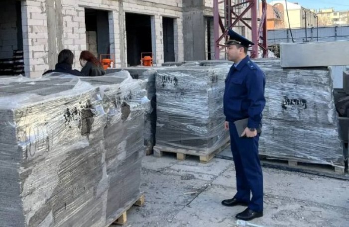 В Астрахани 60-летний строитель погиб при падении с 19-го этажа строящегося МКД