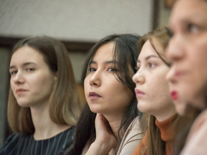 В Облдуме обсудили механизмы трудоустройства молодых специалистов