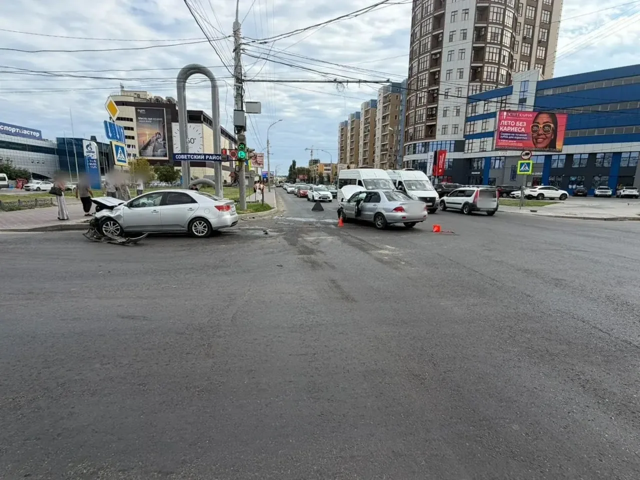Маленькую девочку увезли в больницу после ДТП у «Алимпика» в Астрахани