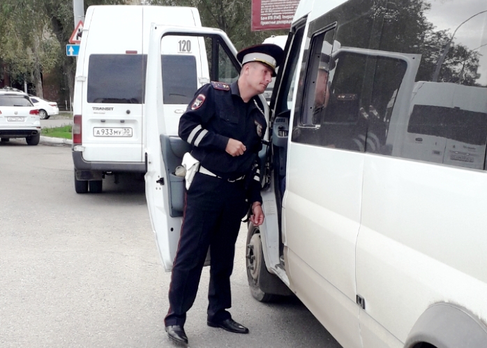В Астрахани за октябрь на алкоголь и наркотики проверили водителей 16 маршрутов