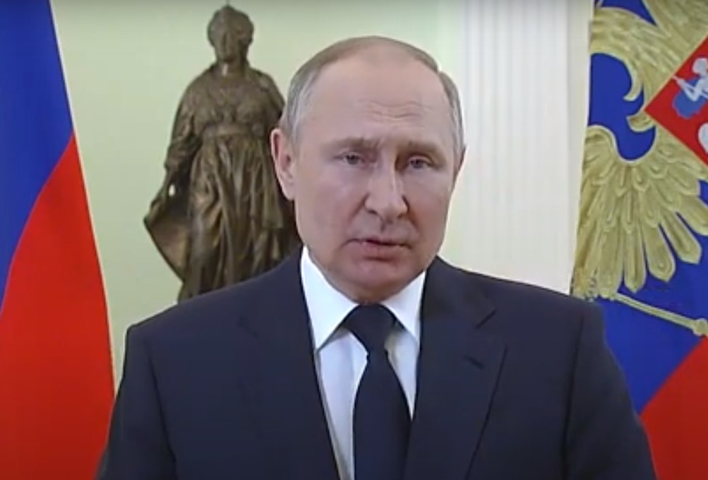 Путин сделал женщинам России подарок на 8 Марта, объявив о новых выплатах на детей