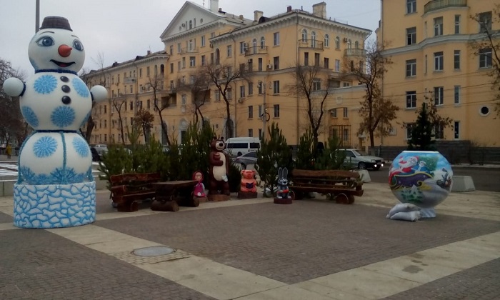 Площадь Ленина украсили к Новому году