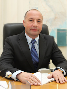 На выборах Главы Енотаевского района побеждает Сергей Левшин