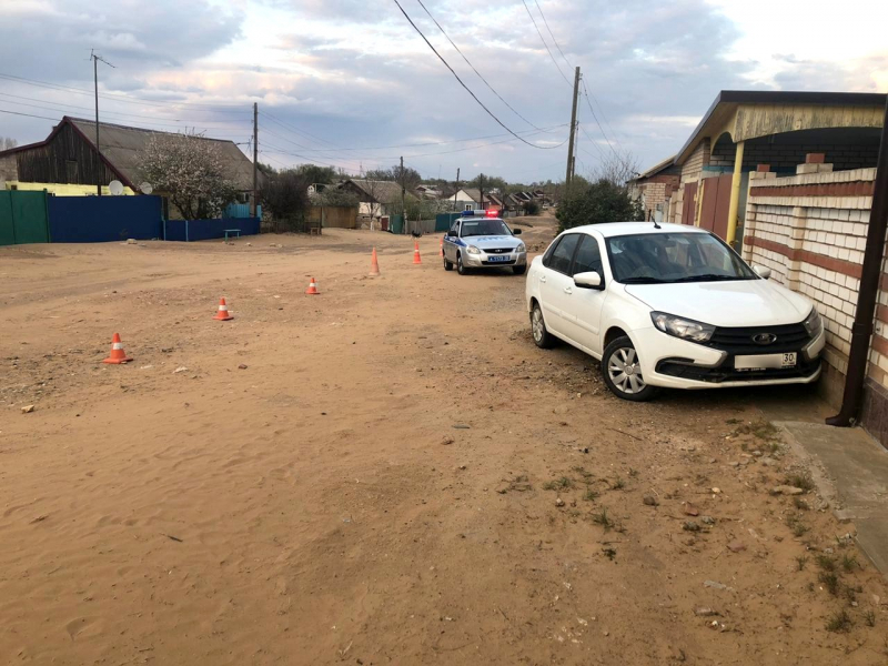 Скончавшийся за рулем астраханец врезался в дом