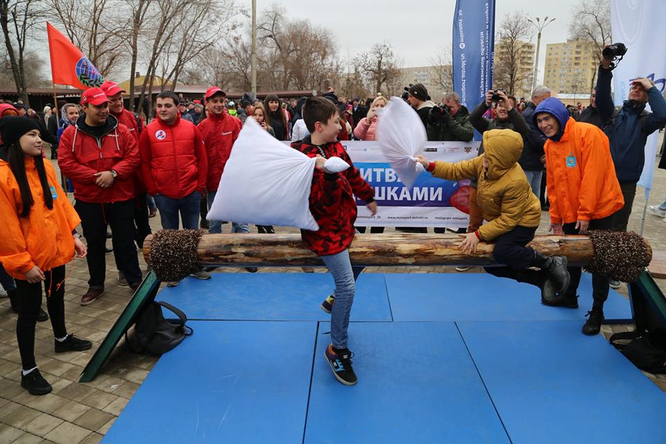 Ещё один митинг: Астраханцы отметили пятилетие #КрымНаш