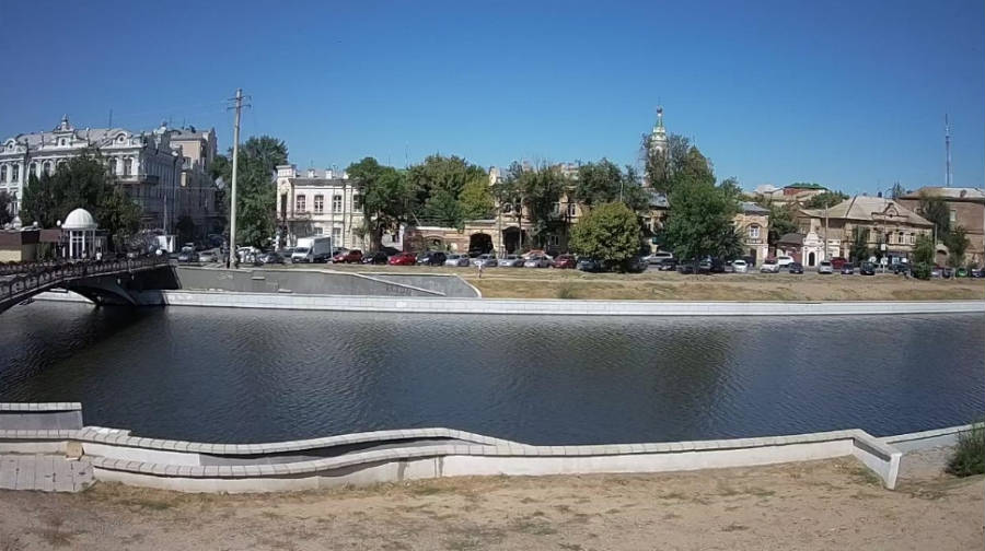 24/7. Астраханцы могут наблюдать за ремонтом парков и скверов в режиме реального времени