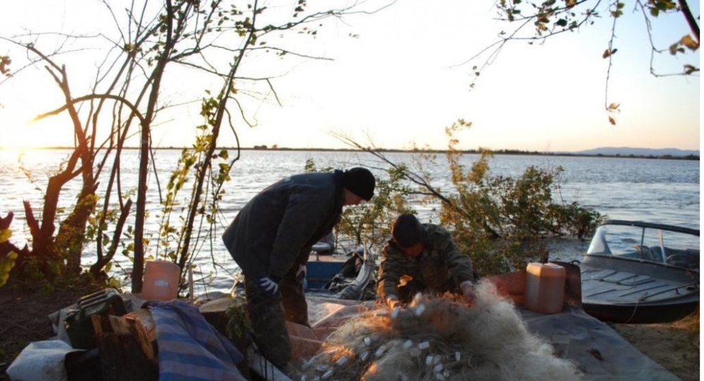 В Астрахани рыбаки пытаются обойти закон