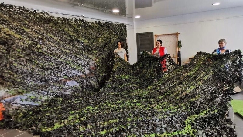 Сделанная астраханцами маскировочная сеть спасла жизнь бойцу СВО