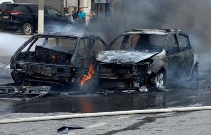 В Советском районе Астрахани сгорели две машины. Версия – был устроен поджог