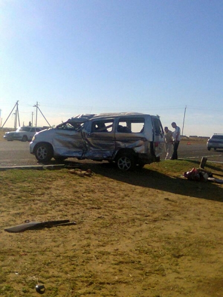 Под Астраханью столкнулись микроавтобус и грузовая «Газель»: пострадало семь человек