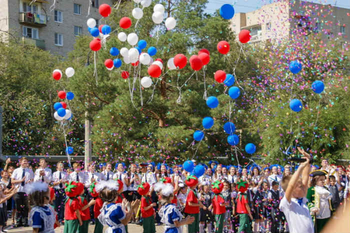 Торжественные линейки 1 сентября в астраханских школах непременно состоятся
