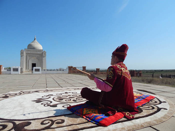 Астраханские казахи осудили «языковые патрули» в Казахстане