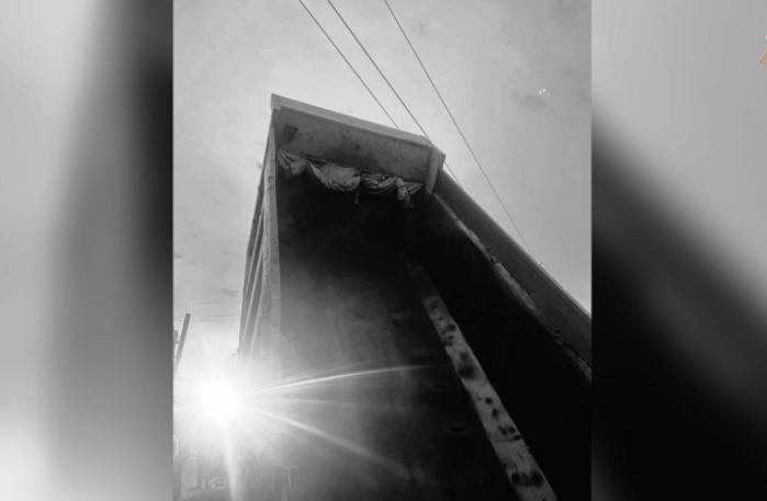 В Астраханской области от высоковольтных проводов погиб водитель КАМАЗа