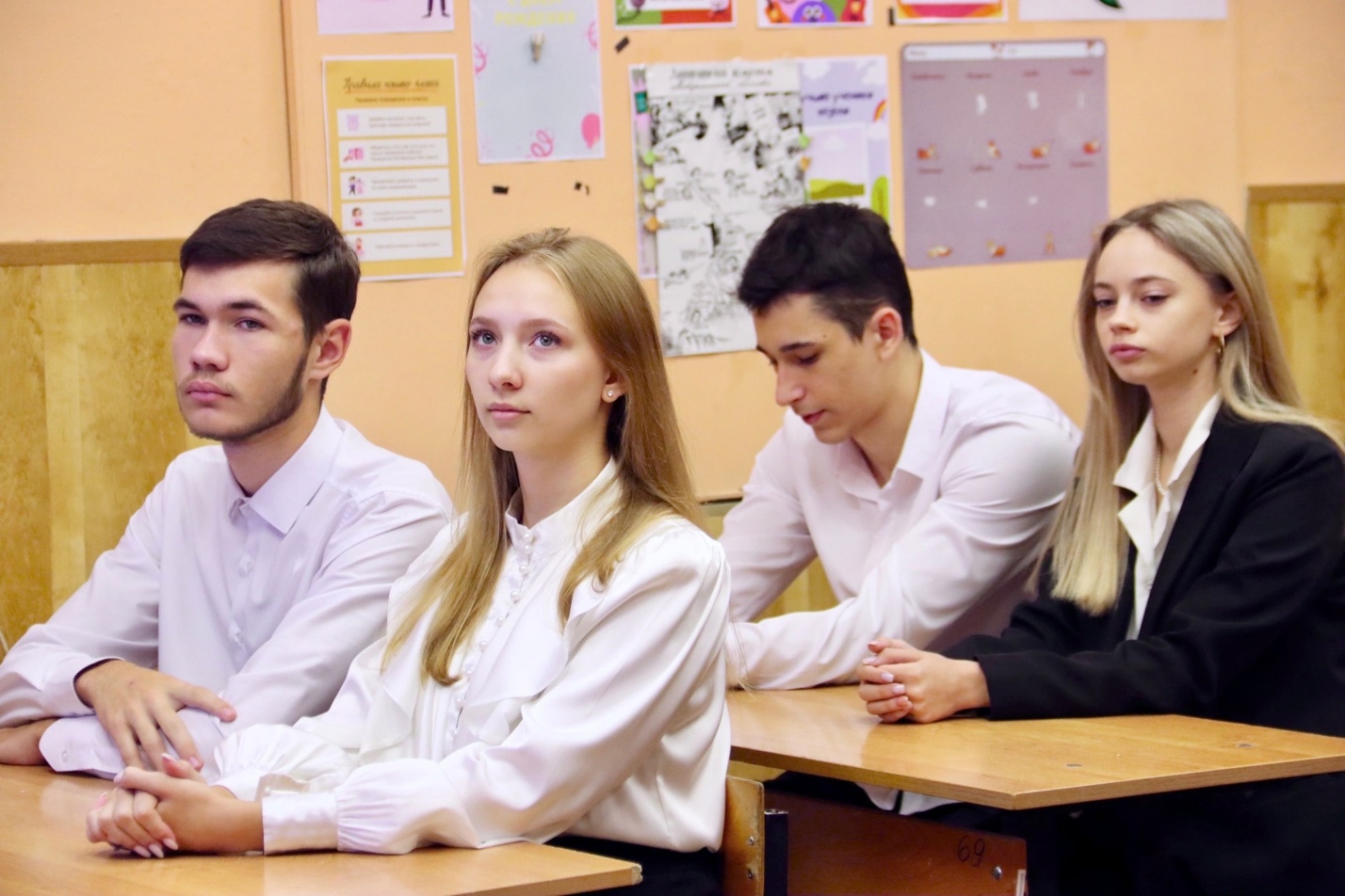 Астраханские школьники сдали ЕГЭ по русскому в резервный день досрочного периода
