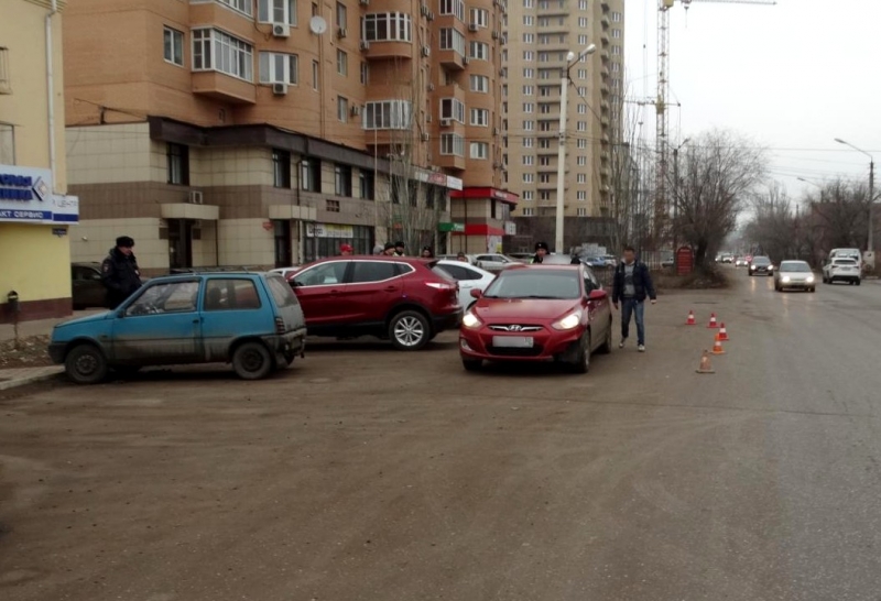 В Астрахани сельчанин, ехавший задним ходом, сбил пенсионерку