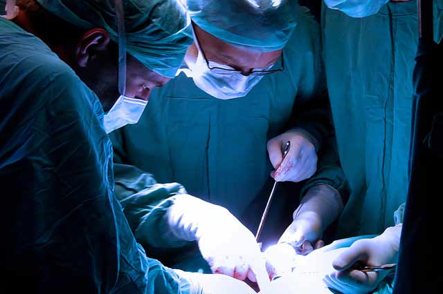 Астраханские хирурги провели ювелирную операцию на мозге