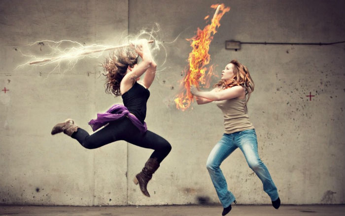 Астраханка напала на соперницу с куском сала в качестве оружия