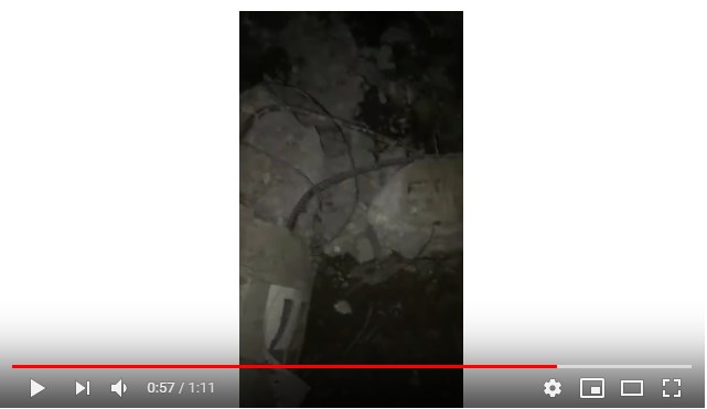 В Астрахани прямо на дорогу неожиданно упал фонарный столб