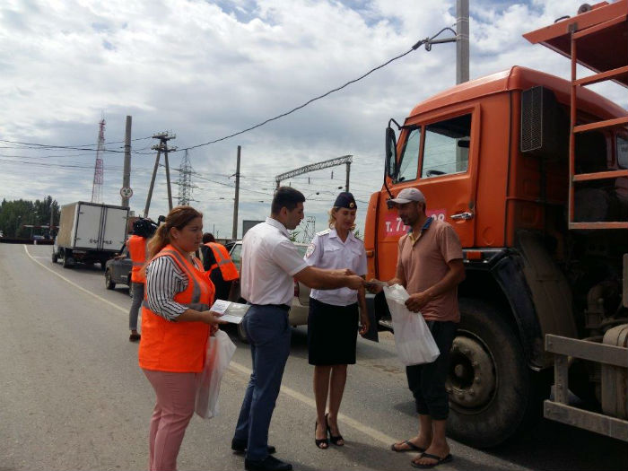 Астраханцы присоединились к Международному дню привлечения внимания к железнодорожным переездам