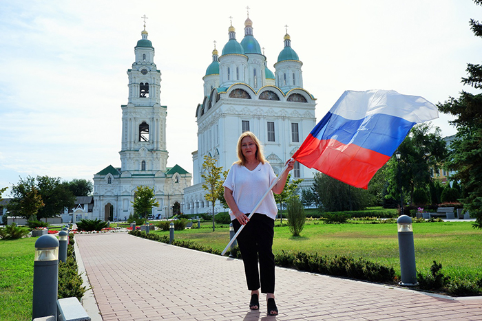 Где и как отметить День российского флага в Астрахани