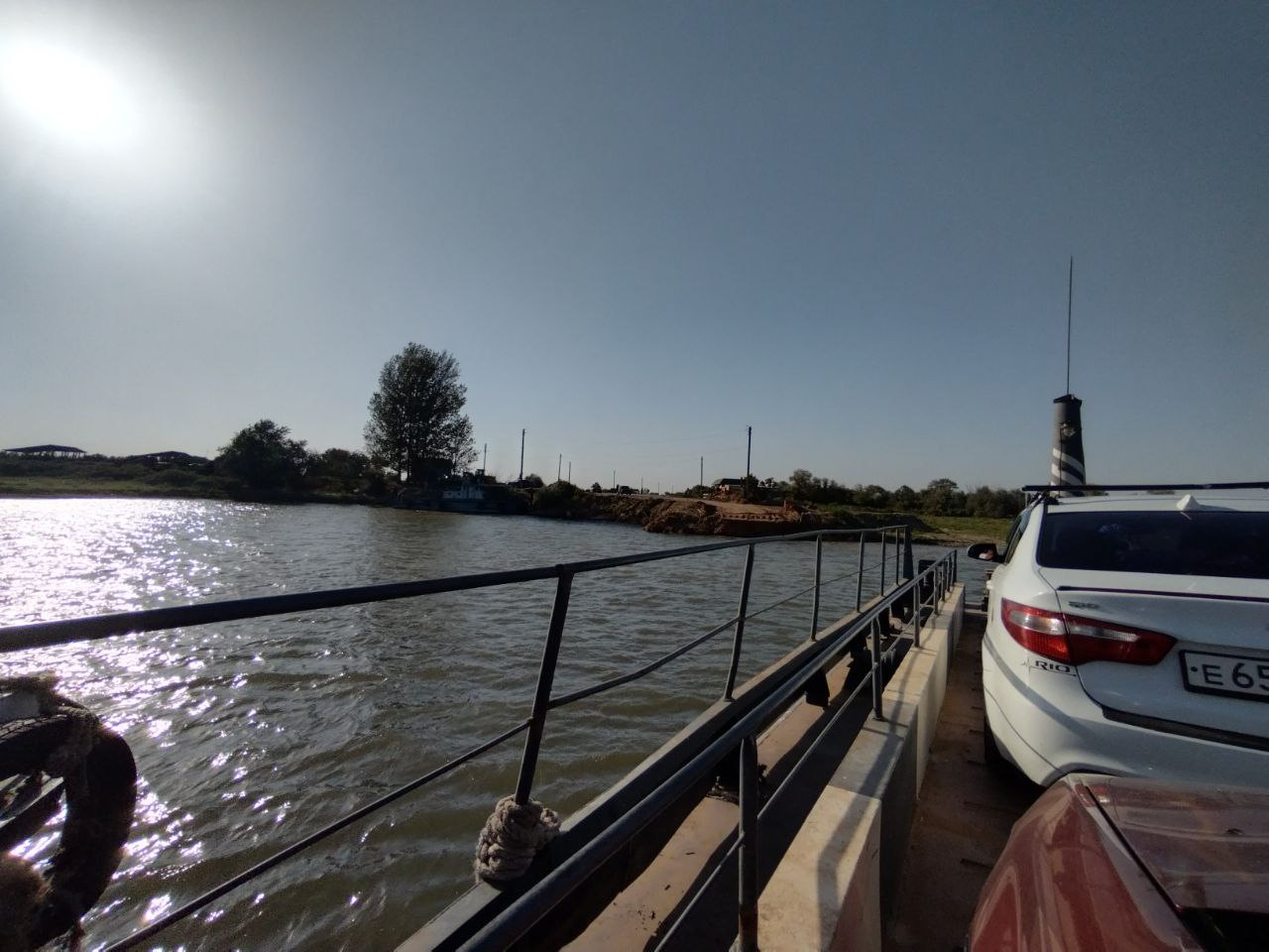 Затонувший баркас отрезал от мира астраханское село