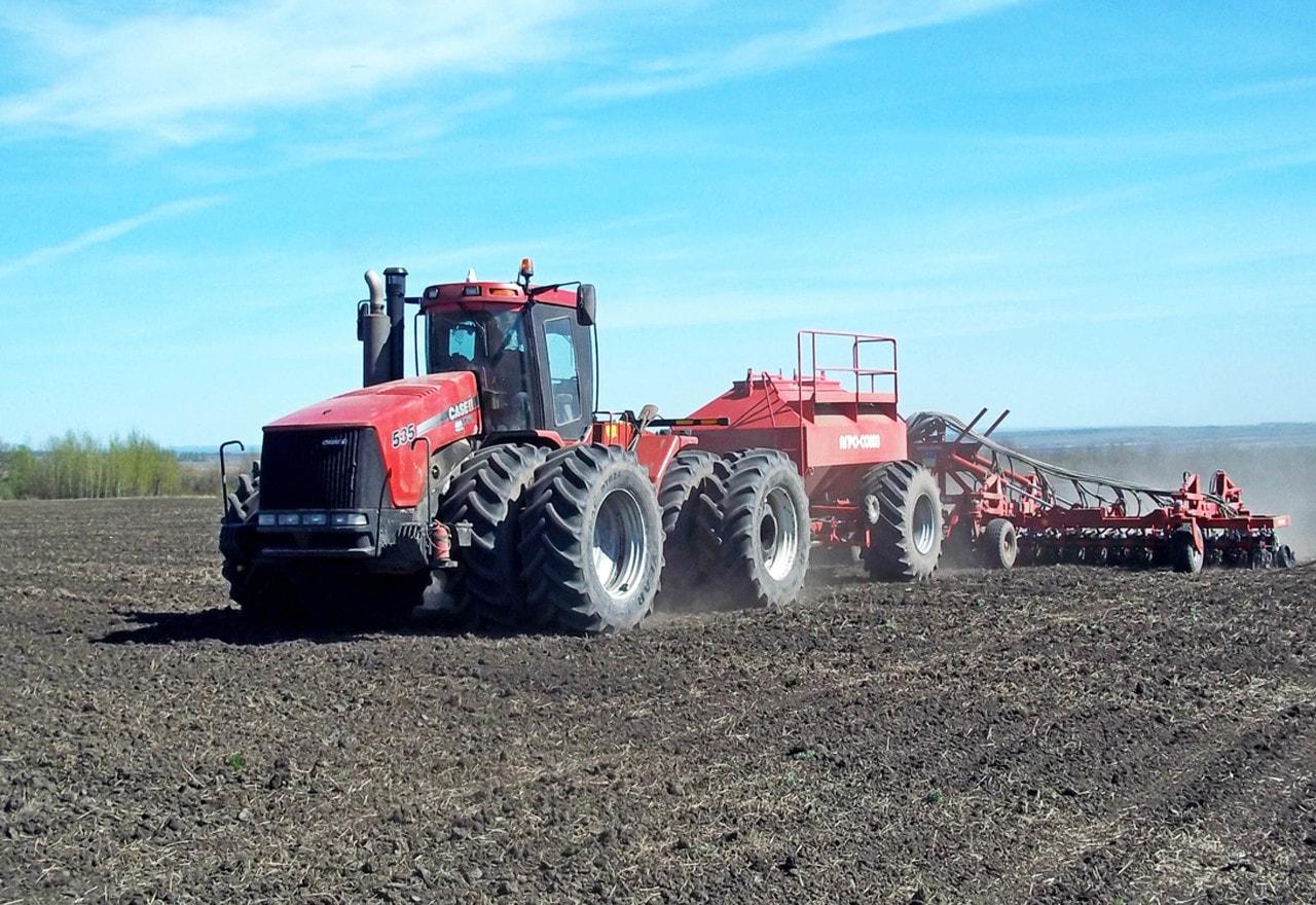Астраханские фермеры вышли на весенние полевые работы