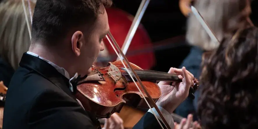 Аргентинский дирижер выступит с астраханским Камерным оркестром