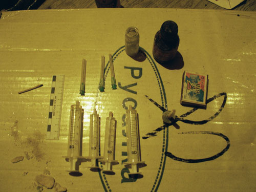 Астраханец организовал наркопритон в бане