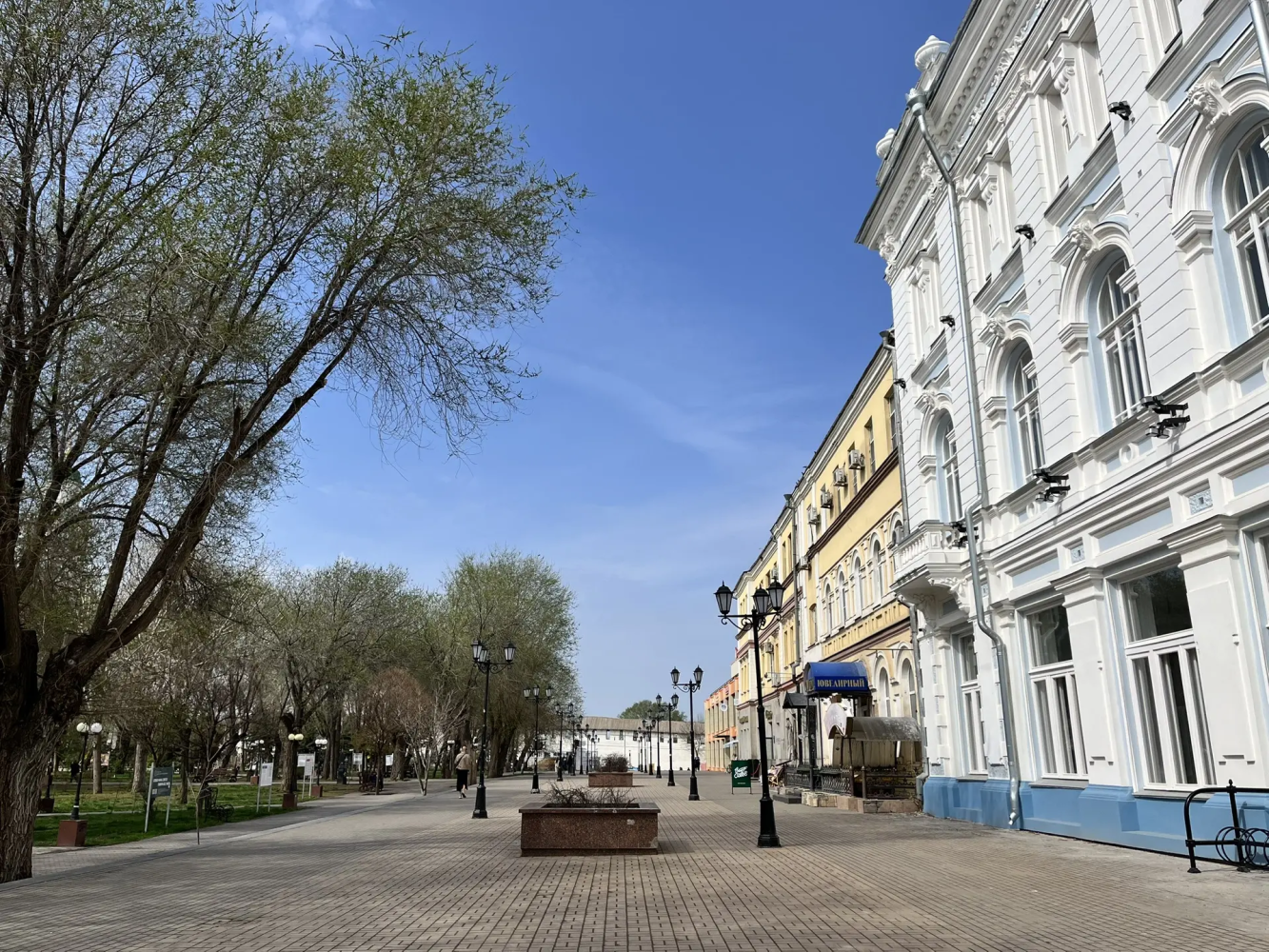 Астраханцев зовут гулять по исторической улице города 
