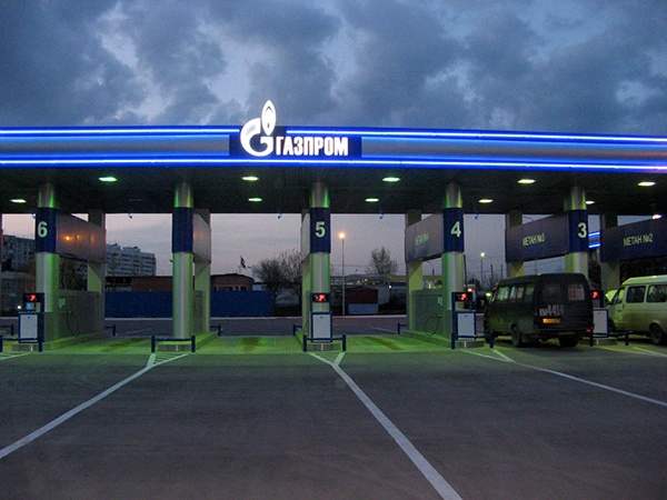 "Газпром" открыл первую автомобильную газонаполнительную компрессорную станцию в Астрахани
