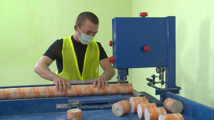 В астраханской колонии наладили производство туалетной бумаги