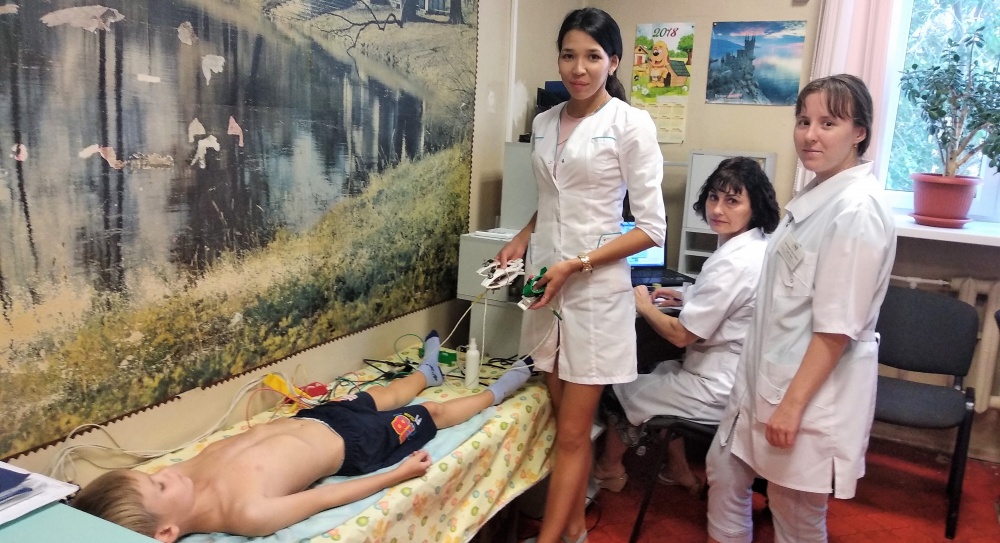 Более 30 маленьких астраханцев проверили свое здоровье накануне нового учебного года