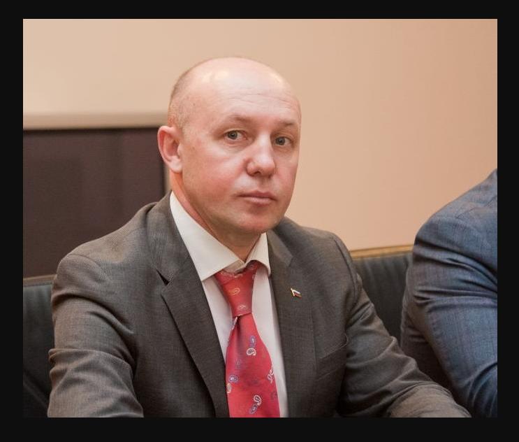 Руководитель администрации губернатора Астраханской области Сергей Васильев ушел в отставку