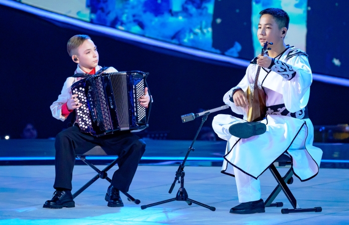 13-летний астраханец аккомпанировал Пелагее на Всероссийском конкурсе юных талантов