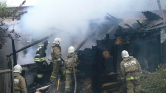 На пожаре в Астрахани погибли два человека