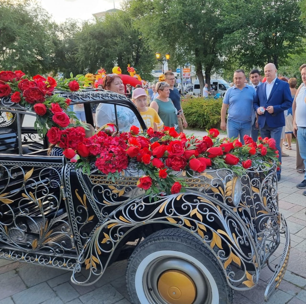 Прошедший в Астрахани фестиваль цветов станет ежегодным