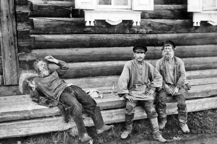 Чем жили. Перед тем как провалиться, в Астрахани лечились от пьянства