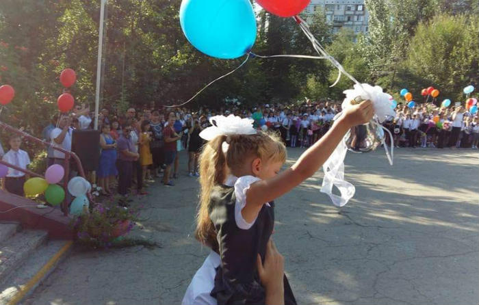 Для 15 тысяч астраханских первоклассников сегодня прозвенел первый звонок