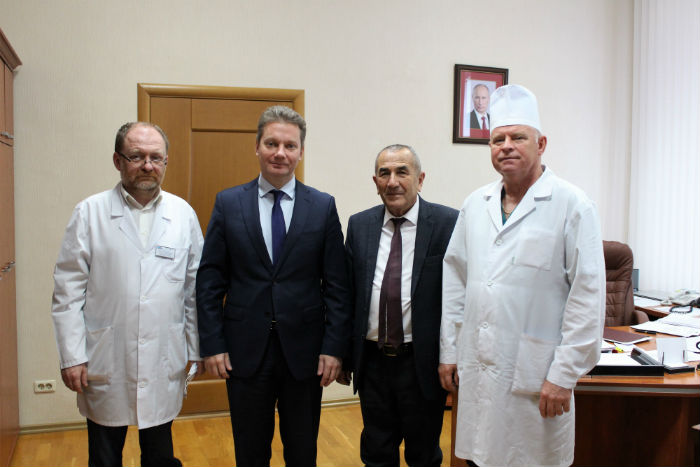 Делегация Самаркандского государственного медицинского института посетила Александро-Мариинскую областную клиническую больницу